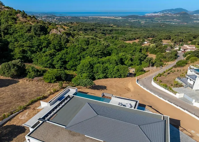 Colombina - Avec Piscine Villa *